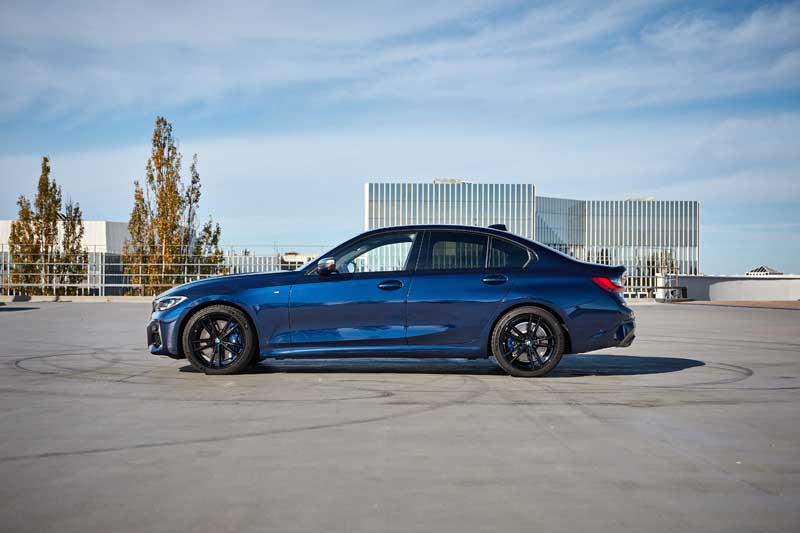 BMW M340 lateral